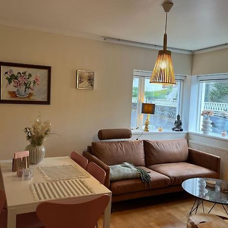 Charming 3 Bedroom Apartment Акурейри Экстерьер фото