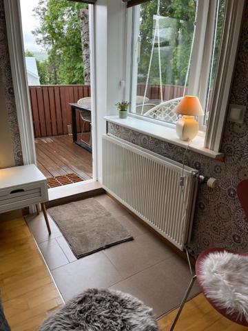 Charming 3 Bedroom Apartment Акурейри Экстерьер фото